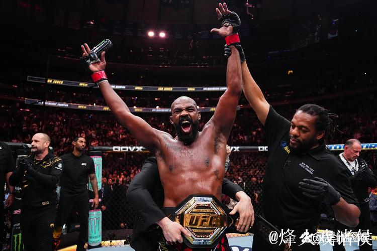 俄格斗真人秀中骨头琼斯遭队员挑战从容应对