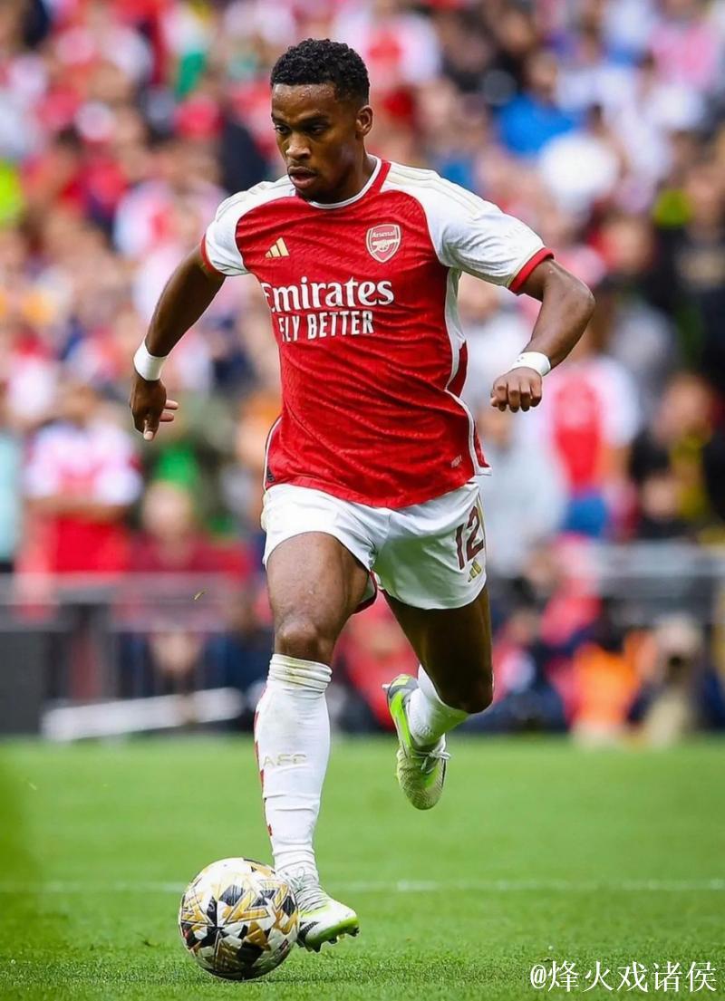 廷贝尔晒照庆祝主场胜利：球队展现强者风范